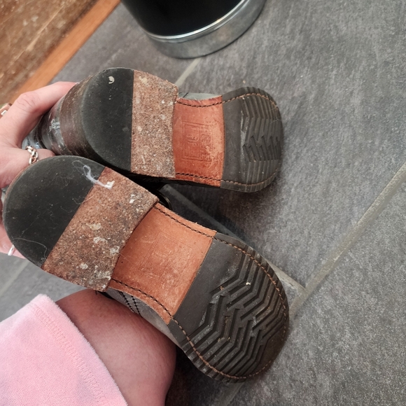 Frye Ombre Distressed Boots 6 - Picture 5 of 8